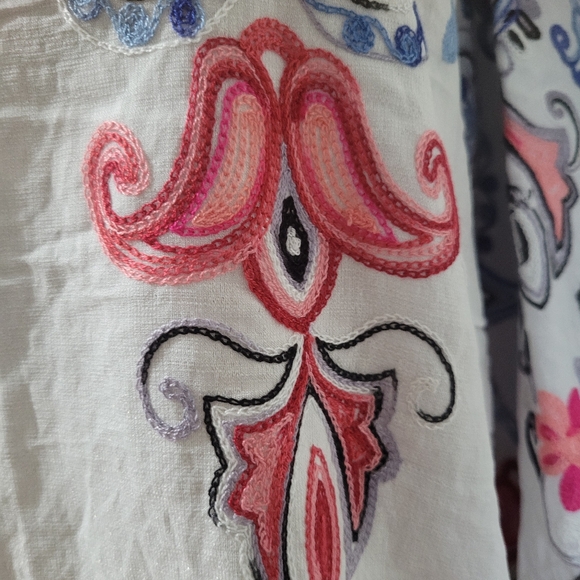 Kindred Embroidered White and Pink Women's Top 3X - Picture 2 of 8